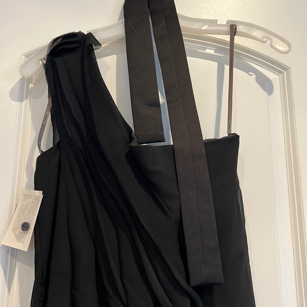 Vera wang bridesmaid dress in black never work or tailored